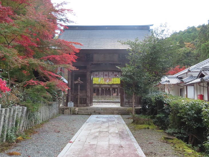 紅葉の季節に南丹市の古い寺社を訪ねて